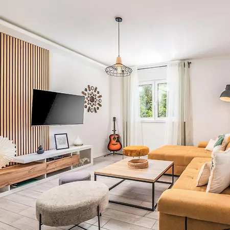 Manea By Interhome