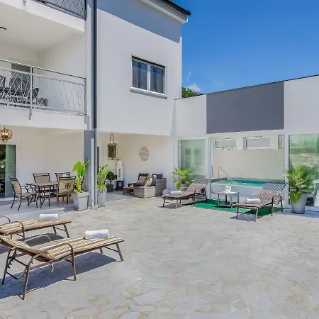 Manea By Interhome